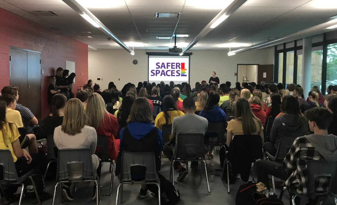 OPP_CR's tweet photo. #OPP recognize @SimcoeCounty’s many valuable community resources. Every 2nd and 4th Tuesday @gilbertcentre hosts a LGBTQ+ youth connection group where youth can connect with each other and the community in a safe space @Orillialibrary. #ITSTARTS #LocalImmigrationPartnership https://t.co/5Z3DoL9gpj