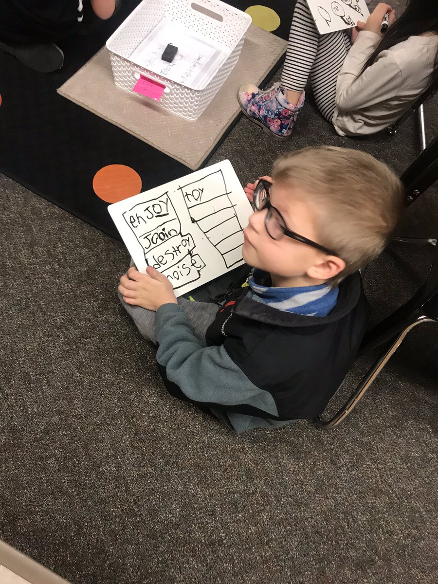 MrsMoodyPRE's tweet photo. I dropped off some papers in @MissMcGaughey1 room and was blown away by these phonics professors! I love seeing Ss actively engaged in word study! #uosphonics #phonicsprofessors #wwsALLin https://t.co/AUVd7rBdeV