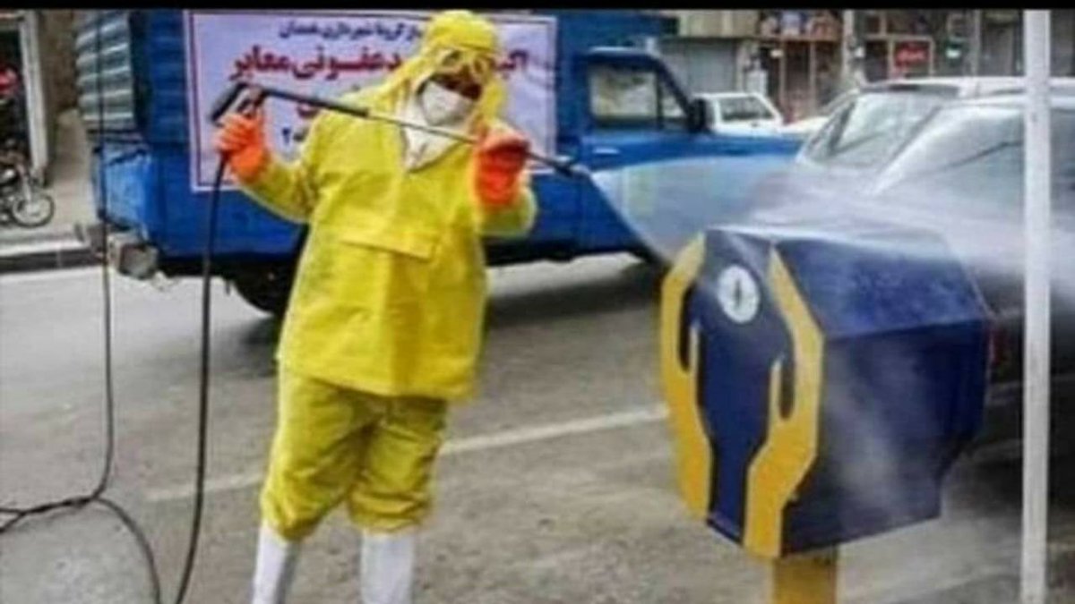 Chetoriarzeshi's tweet photo. جاکشا شما که میگفتید این صندوق ۷۰ نوع بلا رو دفع میکنه؟💩🇮🇷💩
#فرقه_تبهکار 
#کرونا https://t.co/BCJr4QfFCm