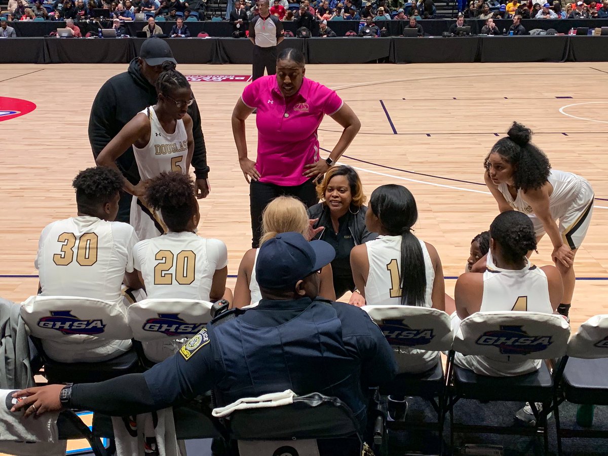 Congratulations @apsDouglassHigh Lady Astros & Coach Allen! THE STATE CHAMPS for the 2nd year in a row! 🖤💛💫🏀 @OfficialGHSA @JoinTeamAPS #TheBigTheBoldTheBlackAndTheGold