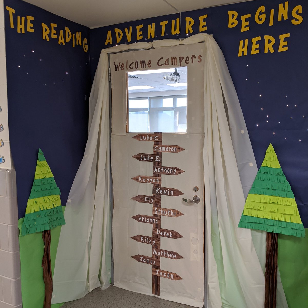 janopp4's tweet photo. Camp Read S'more in Room 153!! 🏕️
@meadowbrookem 
#greathappenshere19_20 https://t.co/tz4BPPRXKp