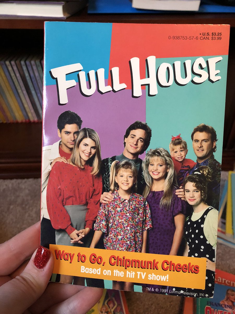 BanksKelli's tweet photo. Look at this #tbt book that I found a few minutes ago! All the way from 1991 and in my large collections of books, a #FullHouse book! #TannerFamily @candacecbure @fullerhouse @JohnStamos @bobsaget @DaveCoulier #DJ #Danny #Stephanie #UncleJesse #AuntBecky #UncleJoey 💜 https://t.co/ttZ4ihjXG1