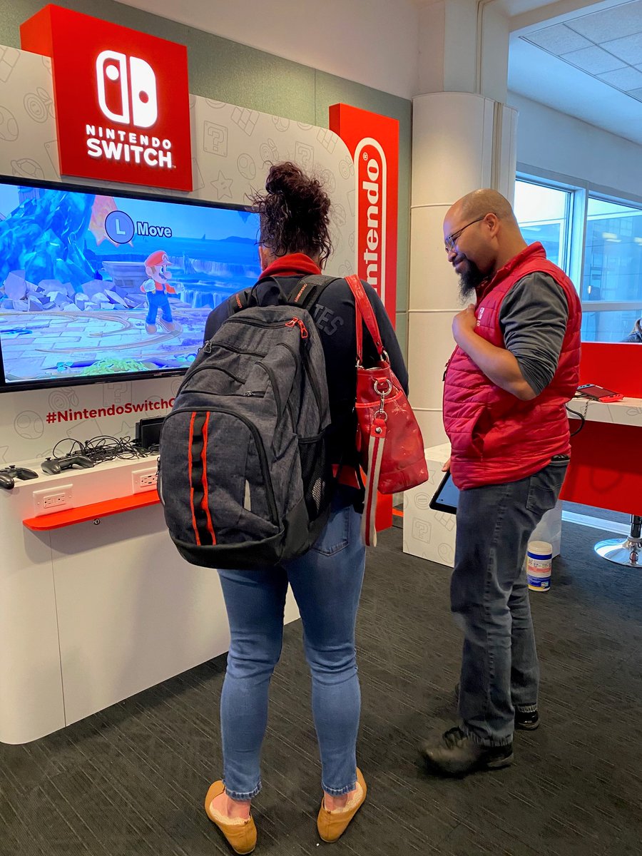 flySEA's tweet photo. Hang with Yoshi at the @NintendoAmerica pop-up lounge! Open every day until March 29 from 7 am to 7 pm next to gate C10. All games are free to play! 🎮 #NintendoSwitchOnTheGo https://t.co/dikn4ktaqu