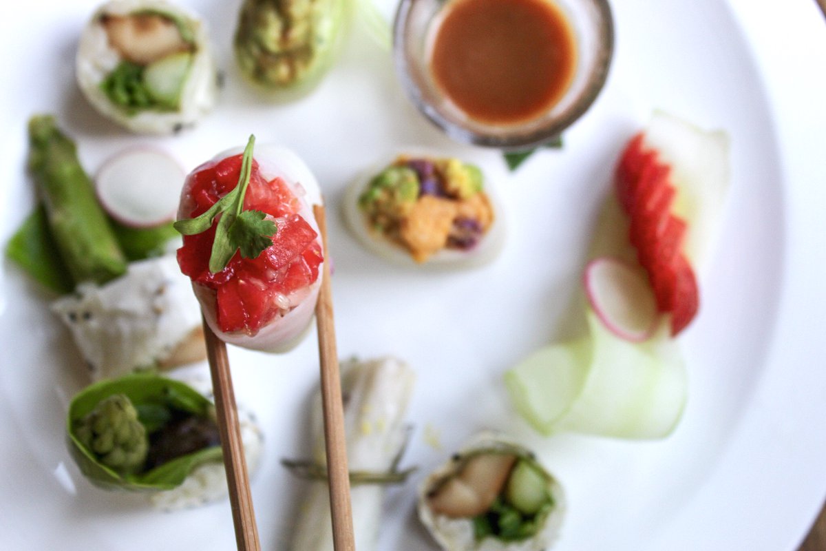 SushiRokuLV's tweet photo. Plant-based or not, our Vegan Omakase menu is a crowd-pleaser for all. 🌱 #SushiRokuLV #VeganOmakase #Vegan #Dinner #Foodie https://t.co/fqo23Co8yZ