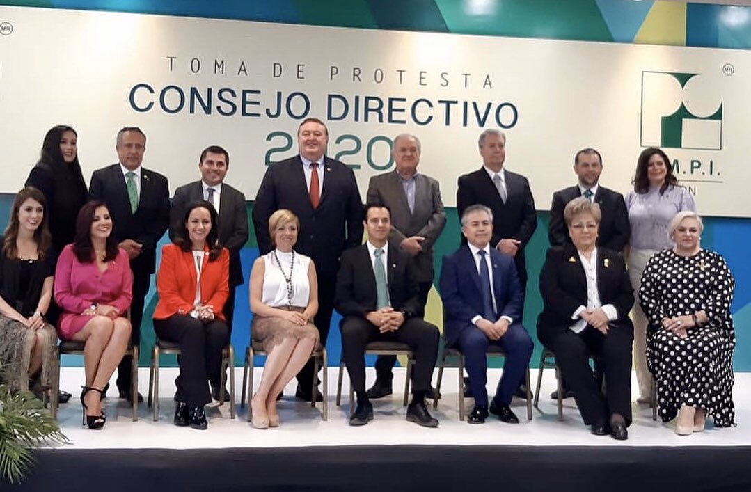 AMPI_LeonGto's tweet photo. 🤚 Hoy tomó protesta Nuestro nuevo Consejo Directivo #AMPI 2020 en presencia de nuestro presidente Nacional, el Lic. Roberto Barrios.
León será cede este año del Congreso Nacional AMPI. Agradecemos la entrega y compromiso por el gran trabajo del Consejo Directivo saliente. https://t.co/LUIDtD39JT