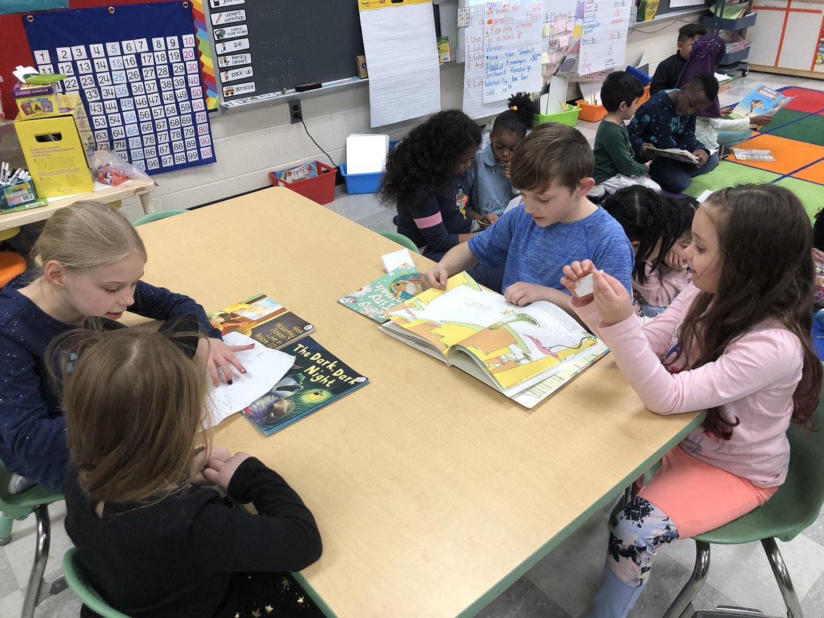 MrsWarblesClass's tweet photo. Today we had our Book Buddies come in to read poems to us for #ReadAcrossAmerica @VincentFarmBCPS @BCPS_ELA #BCPSreads @MHughes_VF https://t.co/94xKE7cmyG