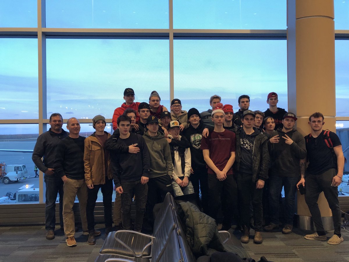 WesternCrushers's tweet photo. Here we come Goose Bay!! #GoCrushers #GreenMachine #WheelsUp https://t.co/L1Uc5KfbKy