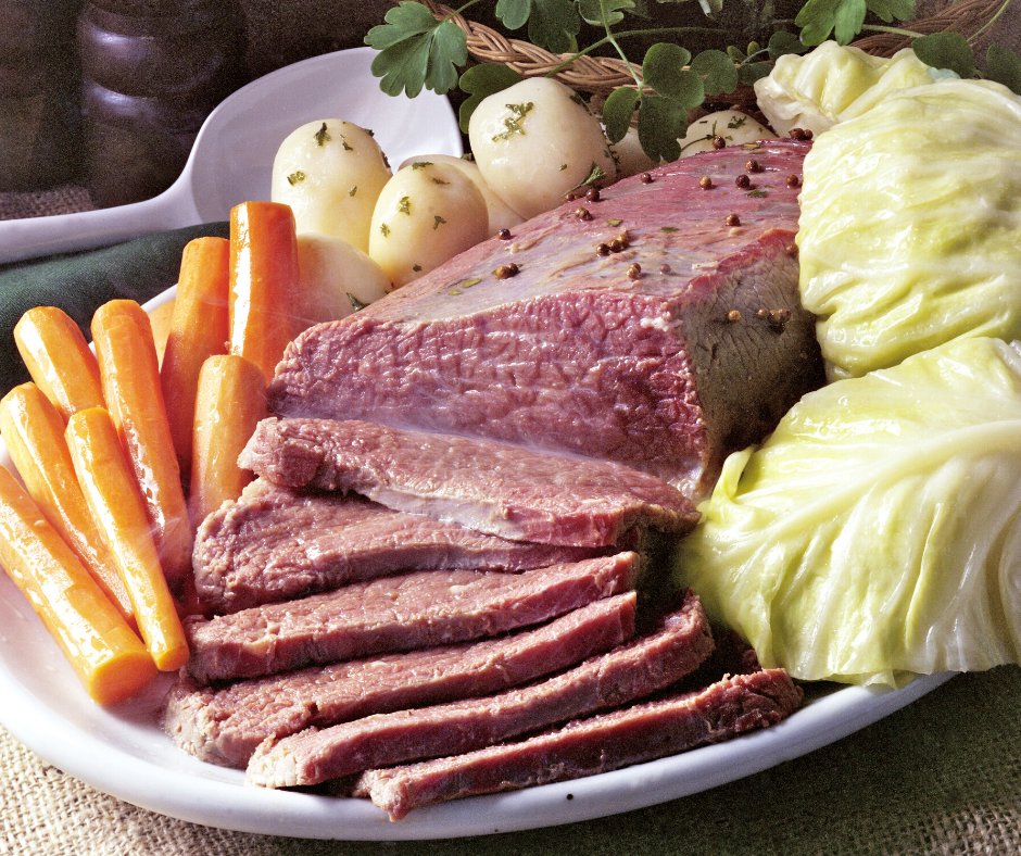 Homeplate_MA's tweet photo. Is it even St. Patrick’s Day if you don't eat Corned Beef?

We're serving ours Saturday - Tuesday because one day just isn't enough!

☘️ Corned Beef &amp; Cabbage - $15.99, second serving on the house! 

Pairs perfectly with our drinks 😏 https://t.co/V6nqrzf4yz