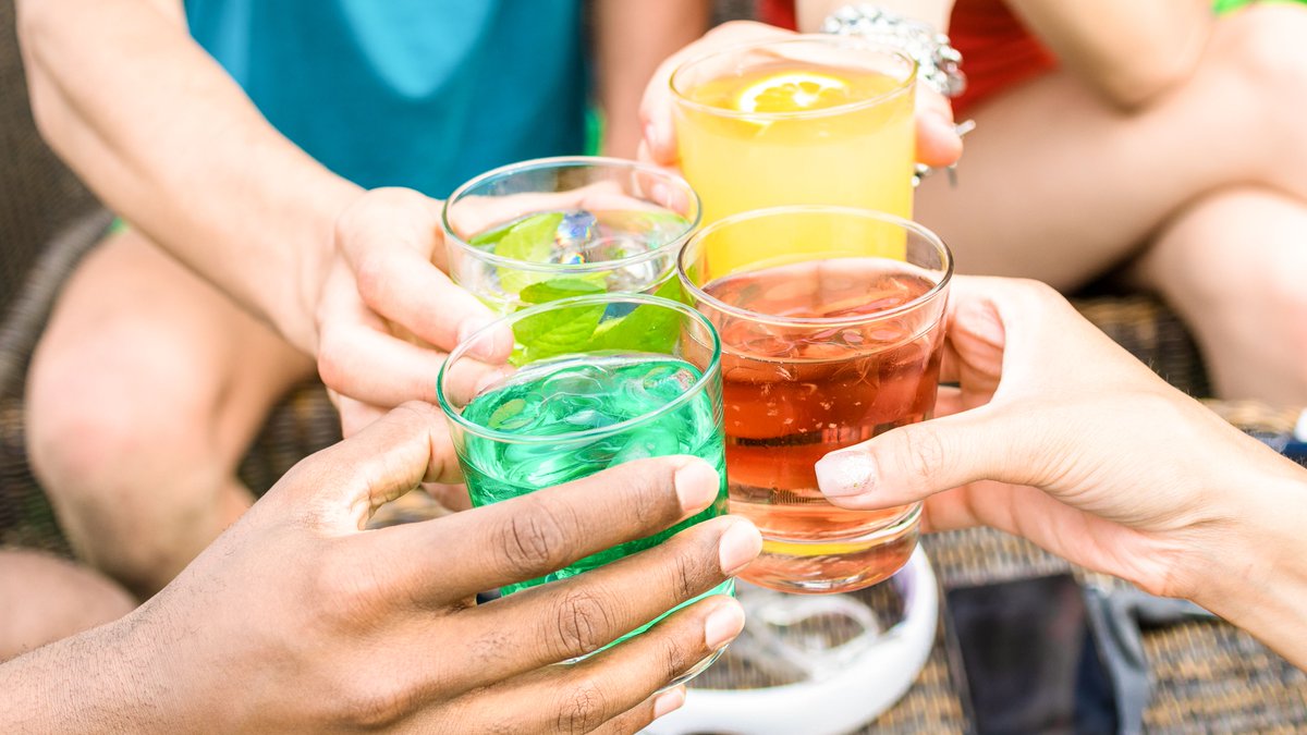 AloftAventura's tweet photo. From the great beaches to exciting nightlife to fun activities, there's always something to celebrate in Florida. Take advantage of our #FloridaCocktailPackage when you stay with us and celebrate daily! https://t.co/tNW7ZOxHyH #VisitFlorida #VisitMiami #AventuraHotel https://t.co/txla95D52h