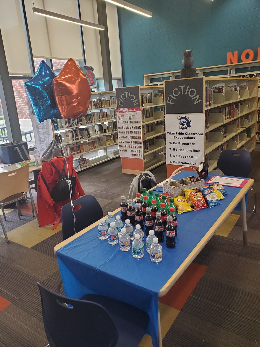 Pinkgiraffe1015's tweet photo. EdForce kicked off the RVE Test Prep today at MLK Media Center. This partnership will assist provisionally licensed teachers, virtually with test prep help in passing the RVE.
#RPS #edforce https://t.co/ol4UBUPNHa