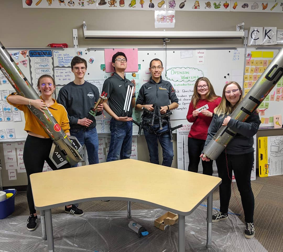 CycloneRocketry's tweet photo. Last Friday we attended Fellows Elementary school's Science Night! We had the chance to educate the community about Cyclone Rocketry's mission and inspire some future rocket scientists!

#CyRoc2020 https://t.co/LPg0CrwBaD