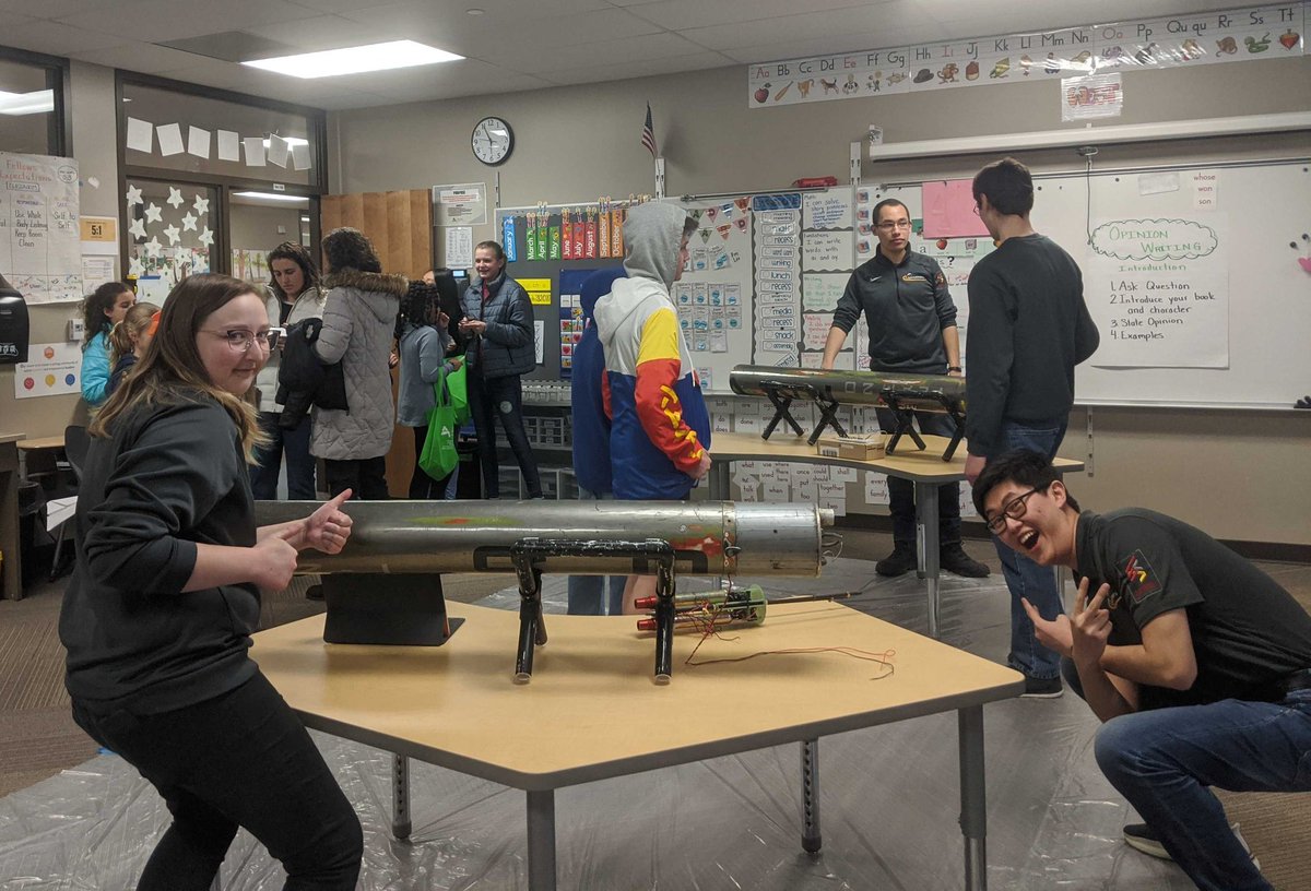 CycloneRocketry's tweet photo. Last Friday we attended Fellows Elementary school's Science Night! We had the chance to educate the community about Cyclone Rocketry's mission and inspire some future rocket scientists!

#CyRoc2020 https://t.co/LPg0CrwBaD