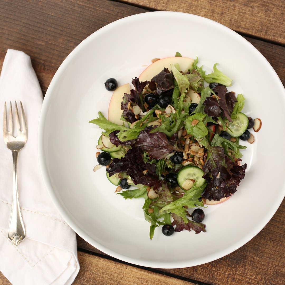trueleaffarms's tweet photo. Chef Annie Hobbs created a delicious Tuscan Spring Mix salad, with the bonus addition of apples and blueberries. Recipe Link:  https://t.co/aCPGqcbWsM https://t.co/c7Iow18d5B