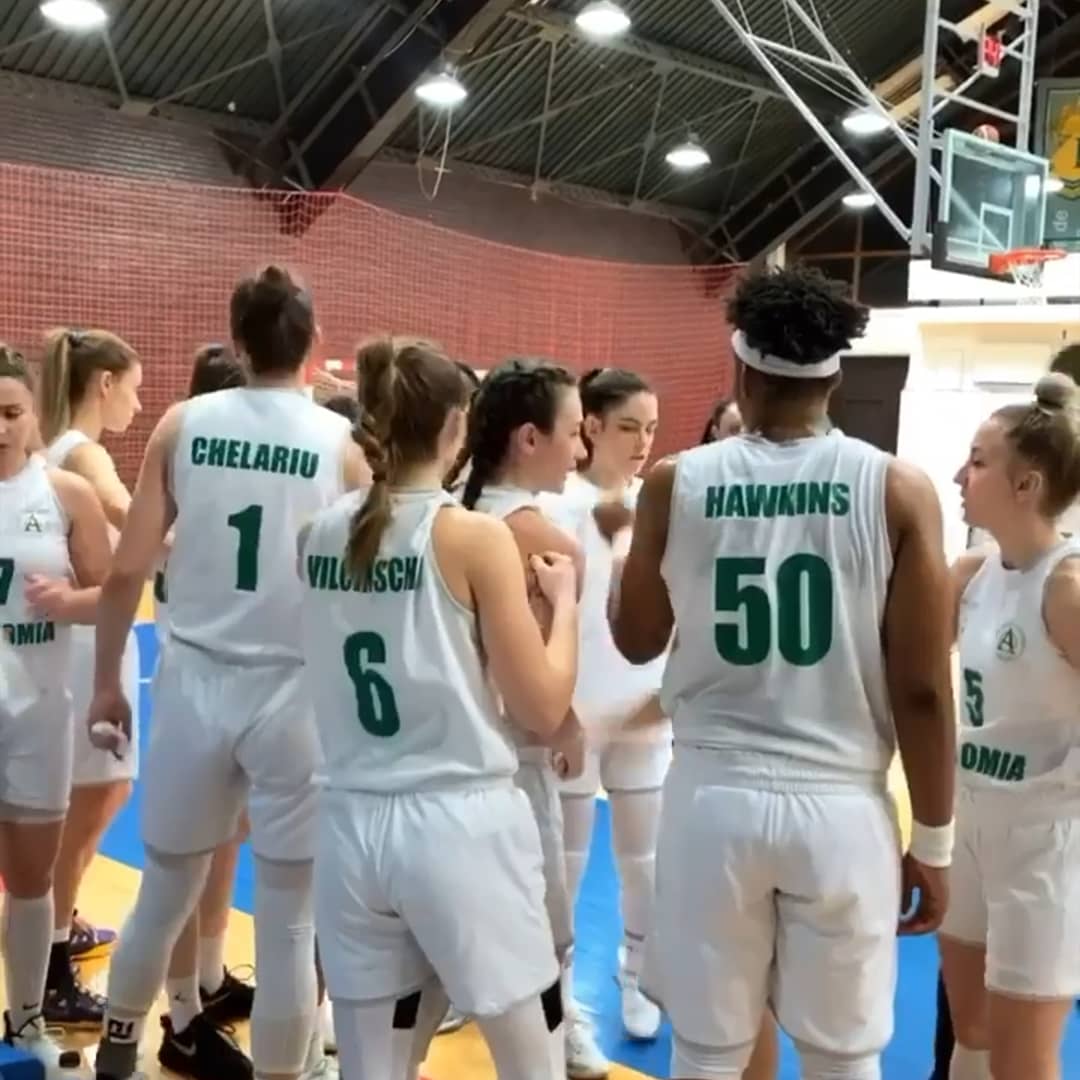 jahact80's tweet photo. Jordan Hawkins and her teammates today game CS AgronomiaBucuresti π·π΄ vs. CSM Alexandria π·π΄.
#AgronomiaBucuresti #50 #LigaNationala #Baschetro #EuroBasket π #AflaGolbe π https://t.co/lLi7zZ7uJK
