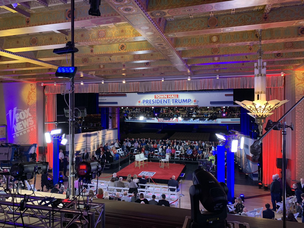 peggyleewnep's tweet photo. Waiting for the Town Hall with the President @SCCatMT Scranton cultural center @WNEP  #tvnews https://t.co/Ze6OWmaWai
