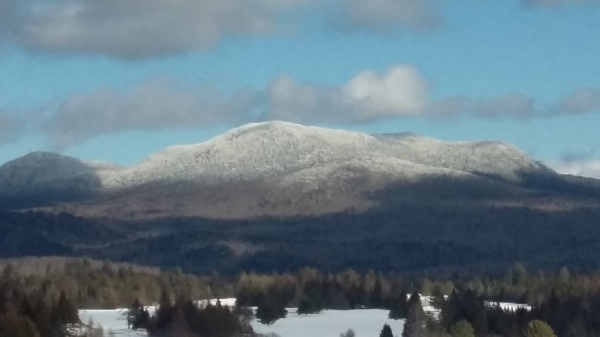 AlpineInnLP's tweet image. Come enjoy this amazing view with us @ the Alpine Inn
#AlpineInnsMajesticADKs