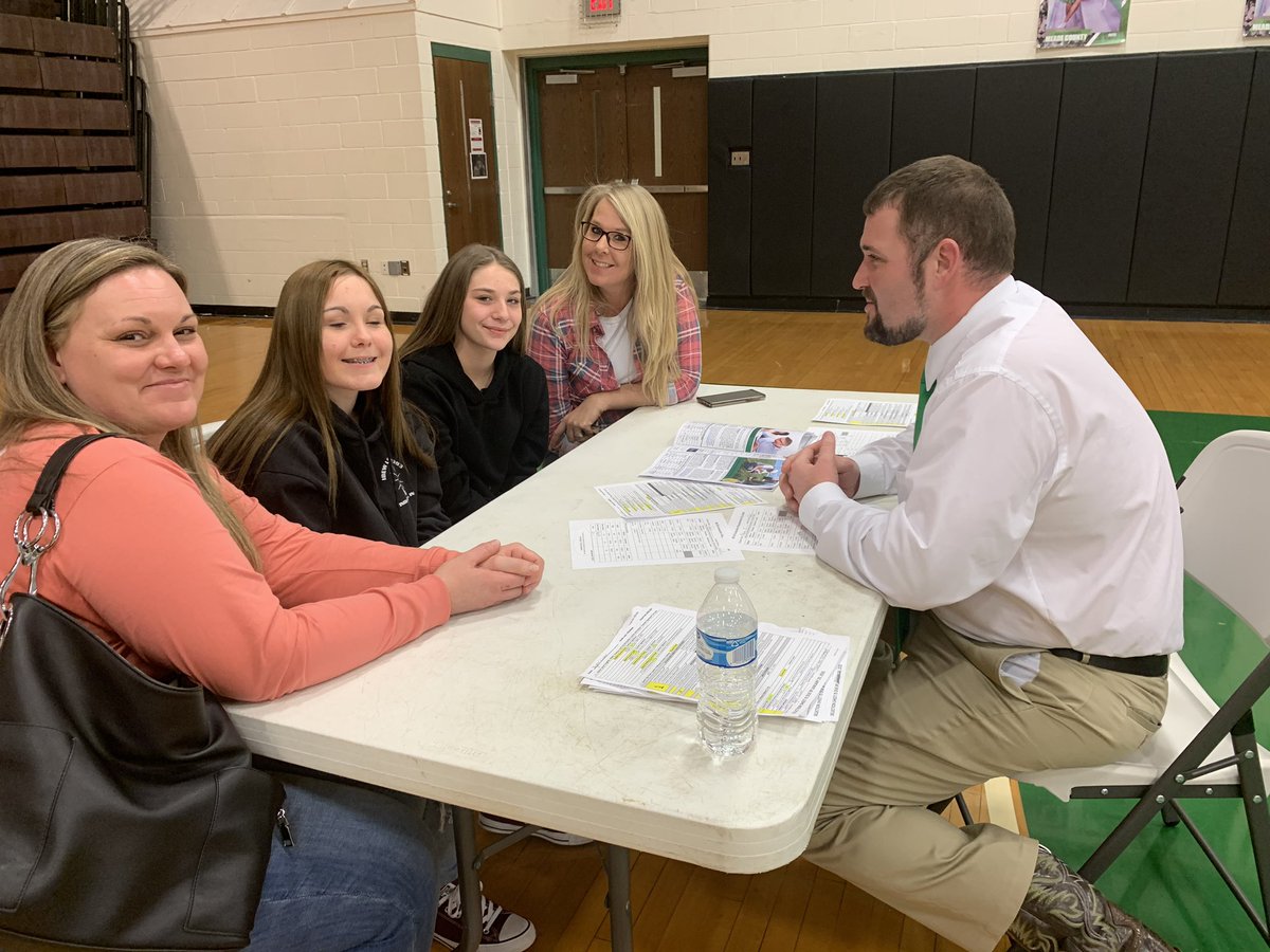 JSchmidtMC's tweet photo. Super excited to welcome our incoming freshman and their families to PowerPact Night 2020! Our student leaders and advisors are rockin it as they show off what we do and have to offer @MEADECOUNTYHIGH @StuartPepperMS
#WeAreMeade
#alloneallin https://t.co/jsJ0IjyfmV