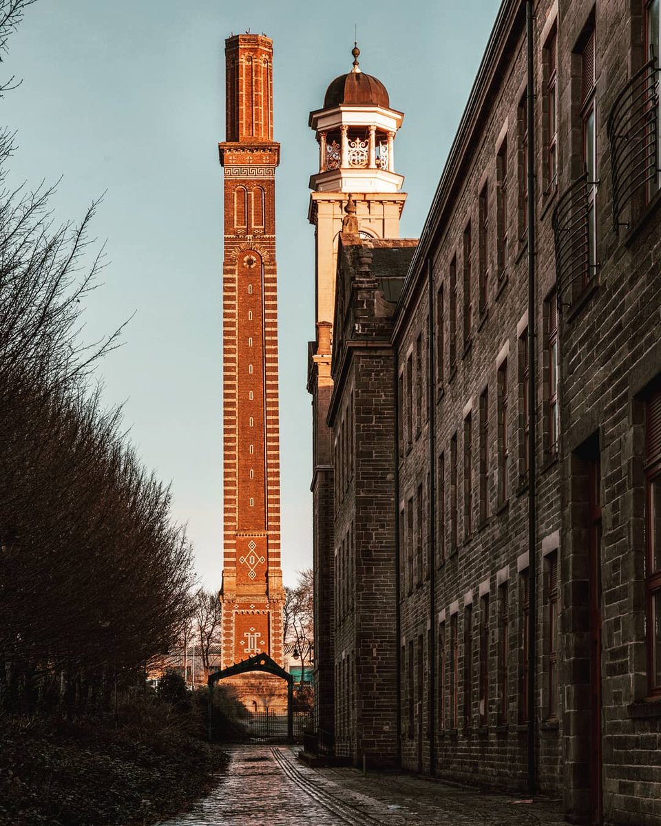 DundeeCulture's tweet photo. 🏭❤️ The Cox's Stack and the Camperdown Works clock tower together! Both part of the Camperdown Works jute factory which was once the largest jute mill in the world! 🏭❤️

📍 Cox's Stack &amp; Camperdown Works Clock Tower
📸 Craig Doogan

#Dundee #DundeeCulture #CoxsStack #Camperdown https://t.co/b8XQClRrom