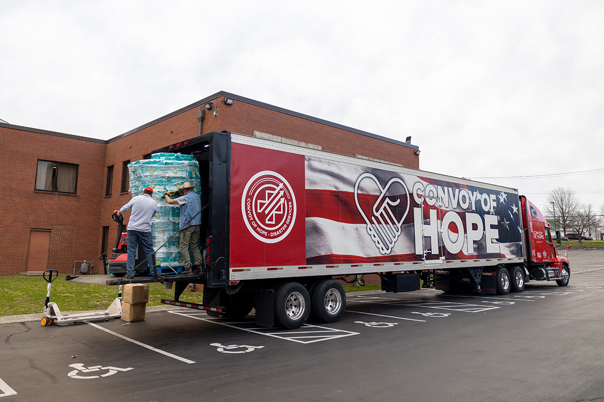 ConvoyofHope's tweet photo. While Convoy partners continue to serve the #Nashville area, our team has headed east of the city, where there is a lot of residential damage. We have established a base in Mt. Juliet, TN where we will coordinate our operations and logistics and distribute more supplies. https://t.co/V2AMsNWGx1