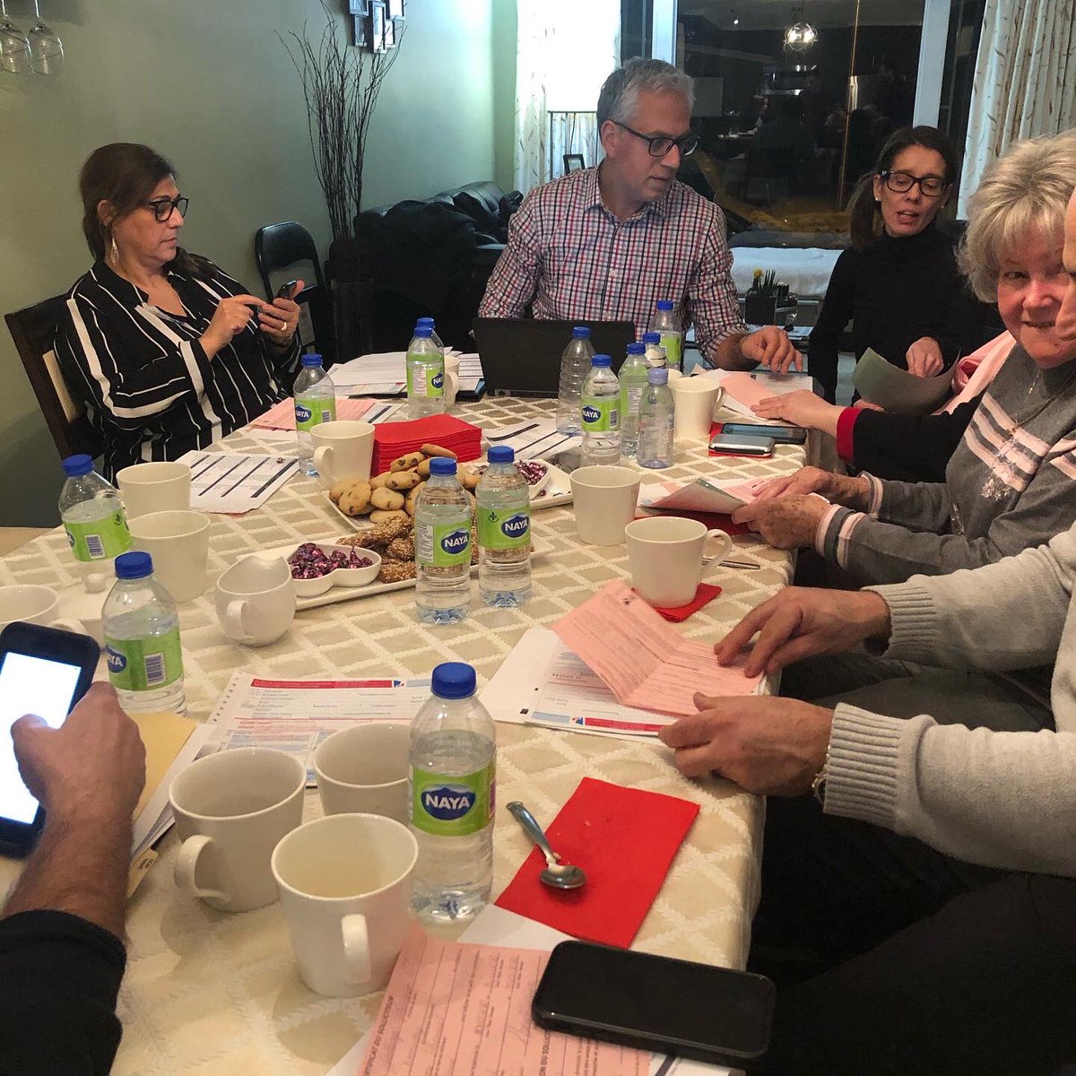 de_plq's tweet photo. Les réunions sont essentiels à la réussite de notre équipe! Nous organisons des événements pour augmenter le # de membres, renforcer la base de bénévoles et collecter des fonds. Du porte-à-porte va nous assurer que nous sommes à l’écoute de Chomedey. #plq #chomedey #notremission https://t.co/T3rqeE6pml