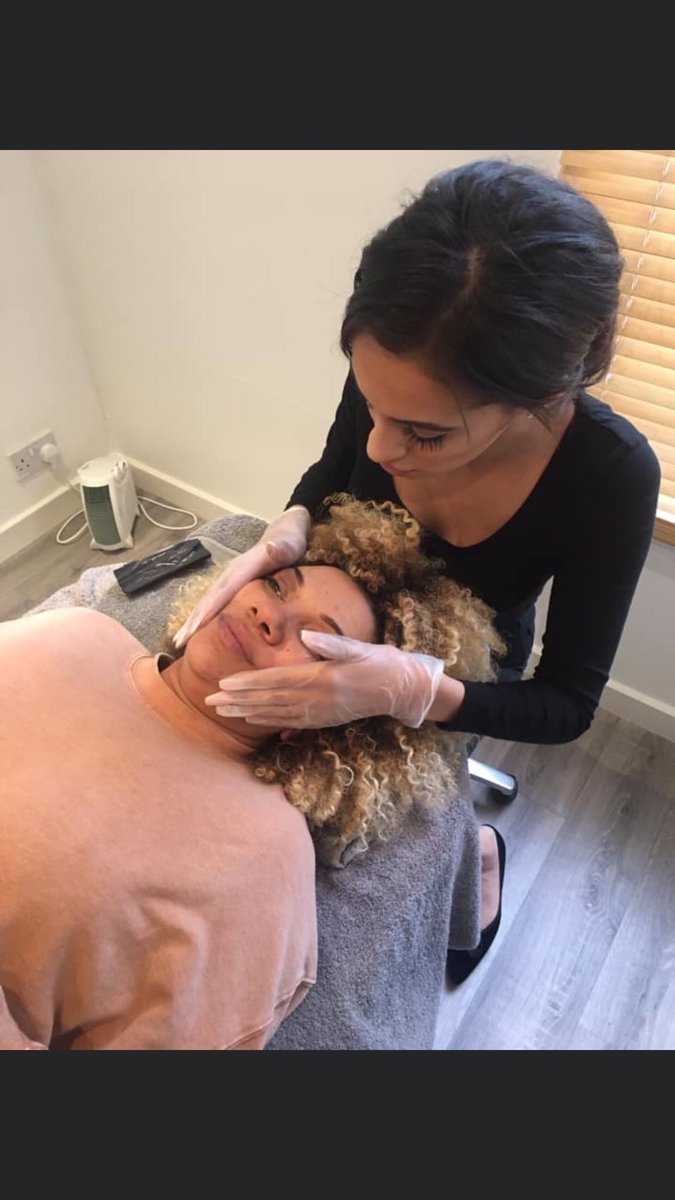 Amazing workshop today training some great ladies WELL DONE TO YOU ALL #beauty #beautynottingham #nottingham #eyelashes #Nottinghamshire #derbytwitter #nottinghambeauty #makeupnottingham #nottinghamwaxing  #dermaplaningcourse #dermaplaningtraining