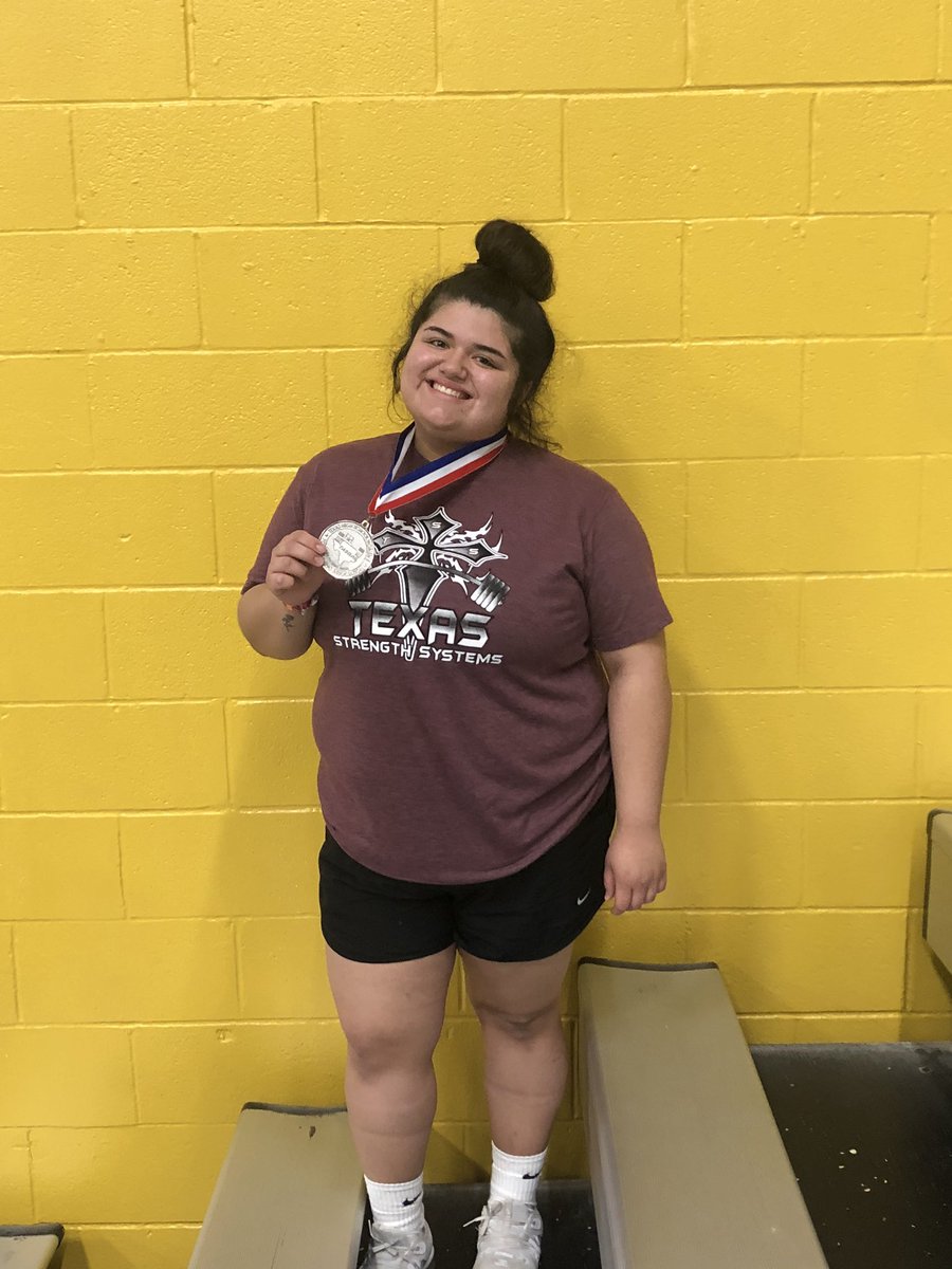 BB_Powerlifting's tweet photo. Jackie placed 2nd w a total of 1,100lbs and shes STATE BOUND!!!🏋🏽‍♀️🤩🤩 https://t.co/J8VOqVMo7m