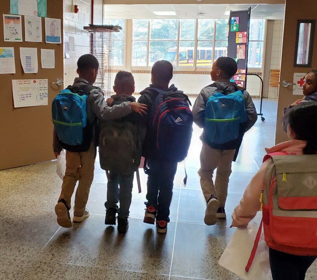 RHLeeESGrade1's tweet photo. Best friends in 1st grade 💕 @RHLeeESAACPS @AACountySchools https://t.co/TpQc4uwo5F
