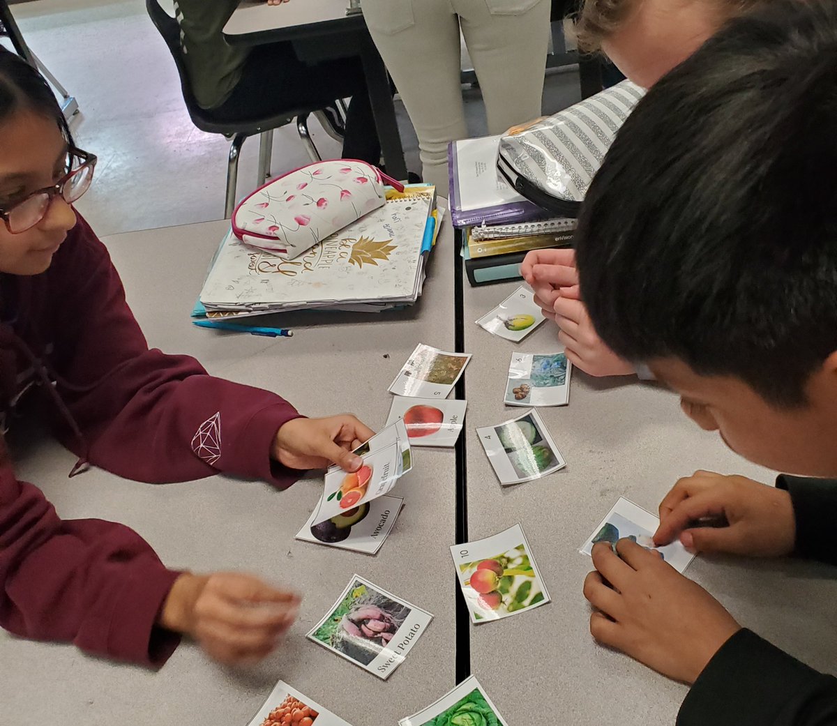 TanyaNovakowski's tweet photo. @TriCEM_NC Thanks Darwin Roadshow!!  What a great experience for my students!  Meredith and Amelia were great teachers!  #rhmeaglessoar @NuggetsOnMars https://t.co/VLZ0eEa58P