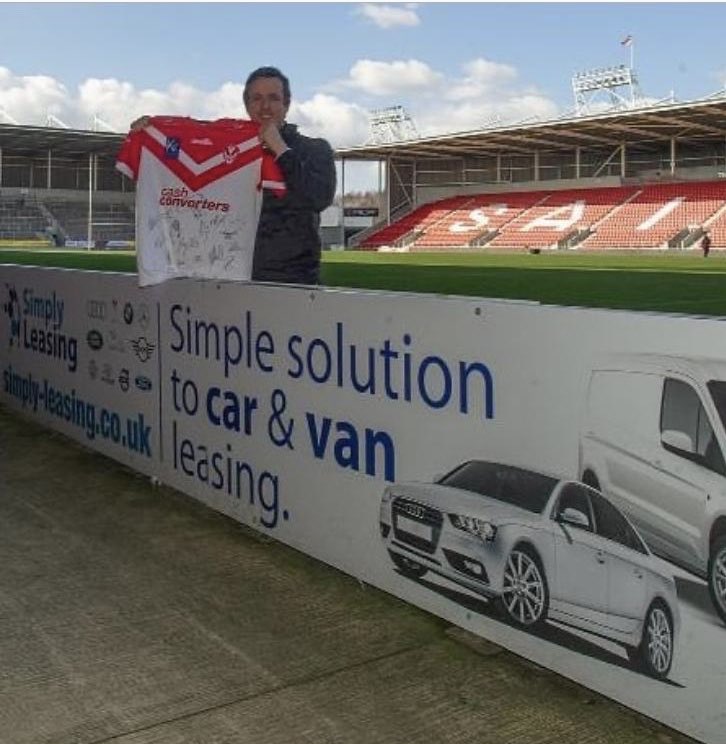 PScully13's tweet photo. Great to catch up with my old mate Phil McGrory @SimplyLeasing at @Saints1890 today, show round &amp; lunch with the boys post captains run! He’s providing wheels for a number of staff &amp; players. Anyone have any requirements..give him a shout!👌🏼 #SimplyLeasing https://t.co/b6KN2K1O3o