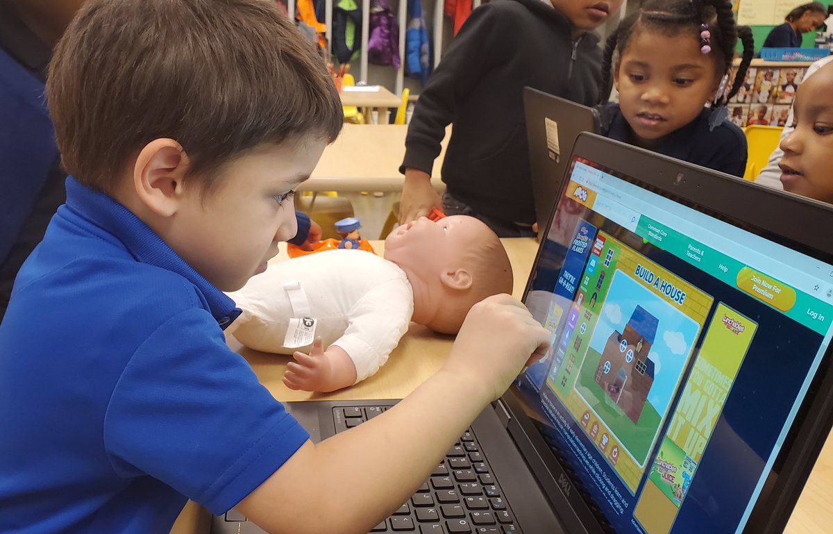GreenfieldUnion's tweet photo. PK has a new unit: Buildings and houses. They asked for laptops to integrate technology into their learning. Had to make it happen. One way or another. #PKontheRise. #WatchUsRise #WatchUsGrow #GUWay https://t.co/1MIaLsYJiM