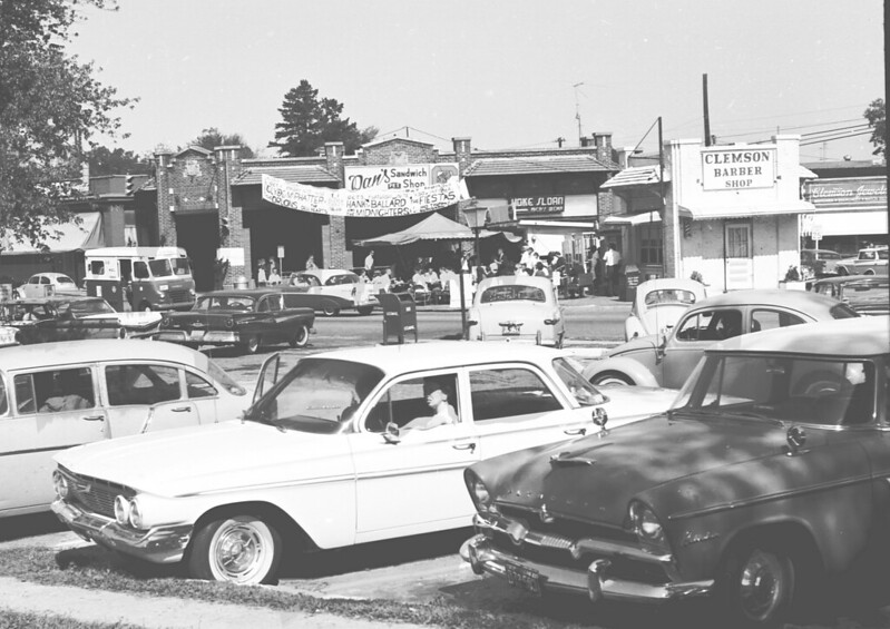 apm_clemson's tweet photo. #TBT Clemson back in the day. https://t.co/91lZ1Khtvi