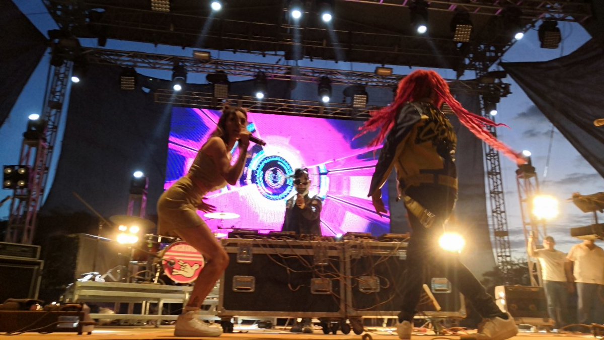 THOMPSONSECURIT's tweet photo. #thompsonsecurity en los #mejores #conciertos con #grandes #artistas #youtubers Unos de los #mejores del #EDCMexico @killtheclownsofficial y la #gran #influencer @dhasiawezka éxito total #takilhsukut en #Papantla #veracruz #xalapa #tuxpan #tuxpan #cordoba #rave #electronicmusic https://t.co/YWaRGcrn8h
