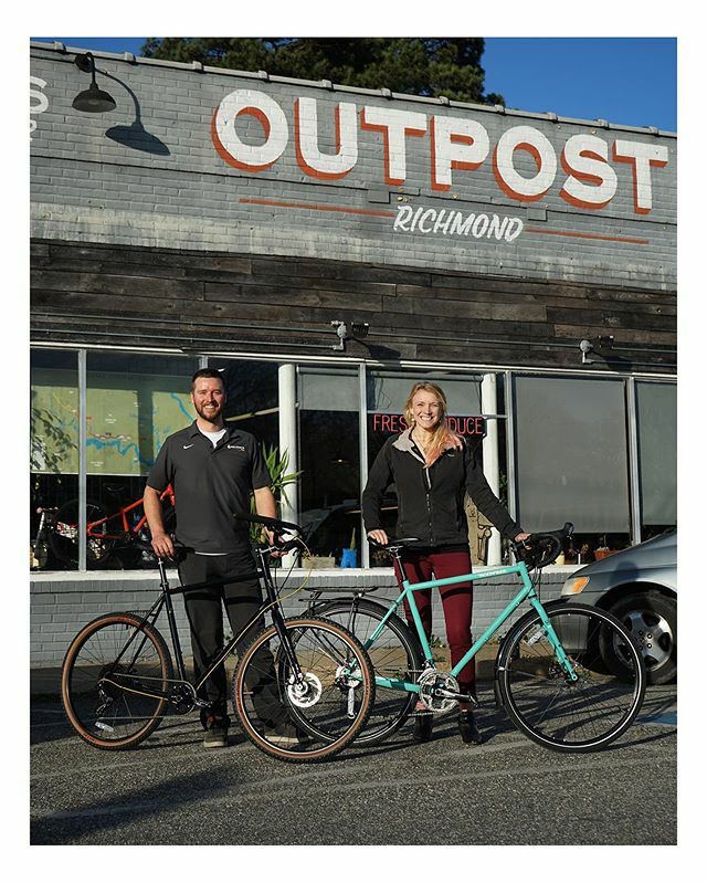 Heavy new bike day vibes for these two, congrats! 🏄‍♀️💥👾<a href="/konabikes/">george benneyworth</a> #newbikeday ift.tt/2TIPLC2