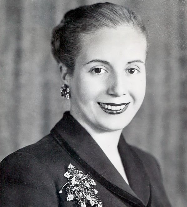 MPolitizadas's tweet photo. 35 años después, llegamos a:
"María Eva (Evita) Duarte de Perón"
Argentina, fue la primera dama y allí desarrollo diferentes trabajos por la sociedad llevando a establecer la ley de Sufragio Femenino (ley 13.010).
#CS2020 #Comunicación https://t.co/j94ImeWyKw