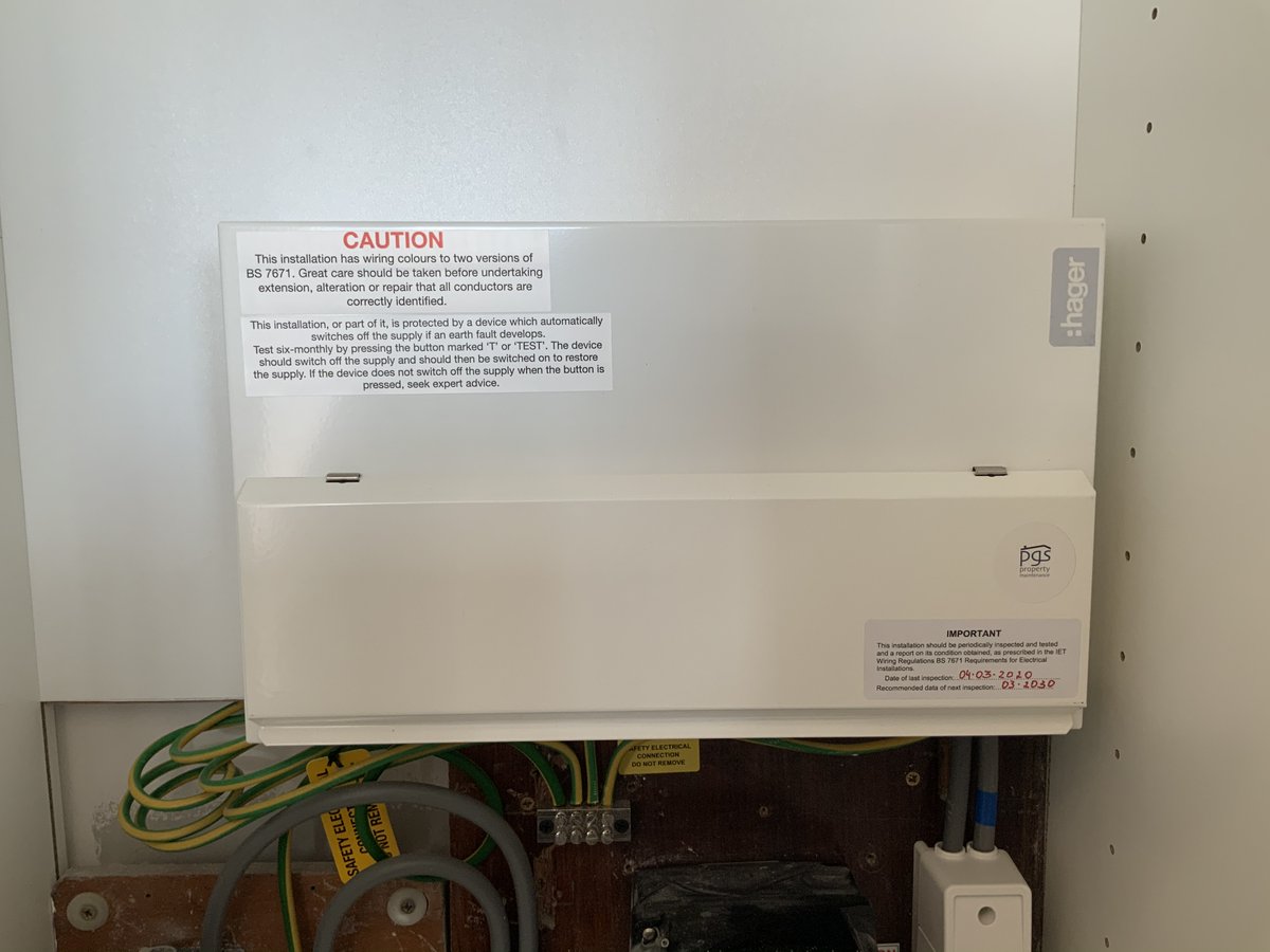 Hager consumer unit fitted today with company mate, very impressed about quality. Tomorrow next installation👍
#hager #hagergang #hageruk