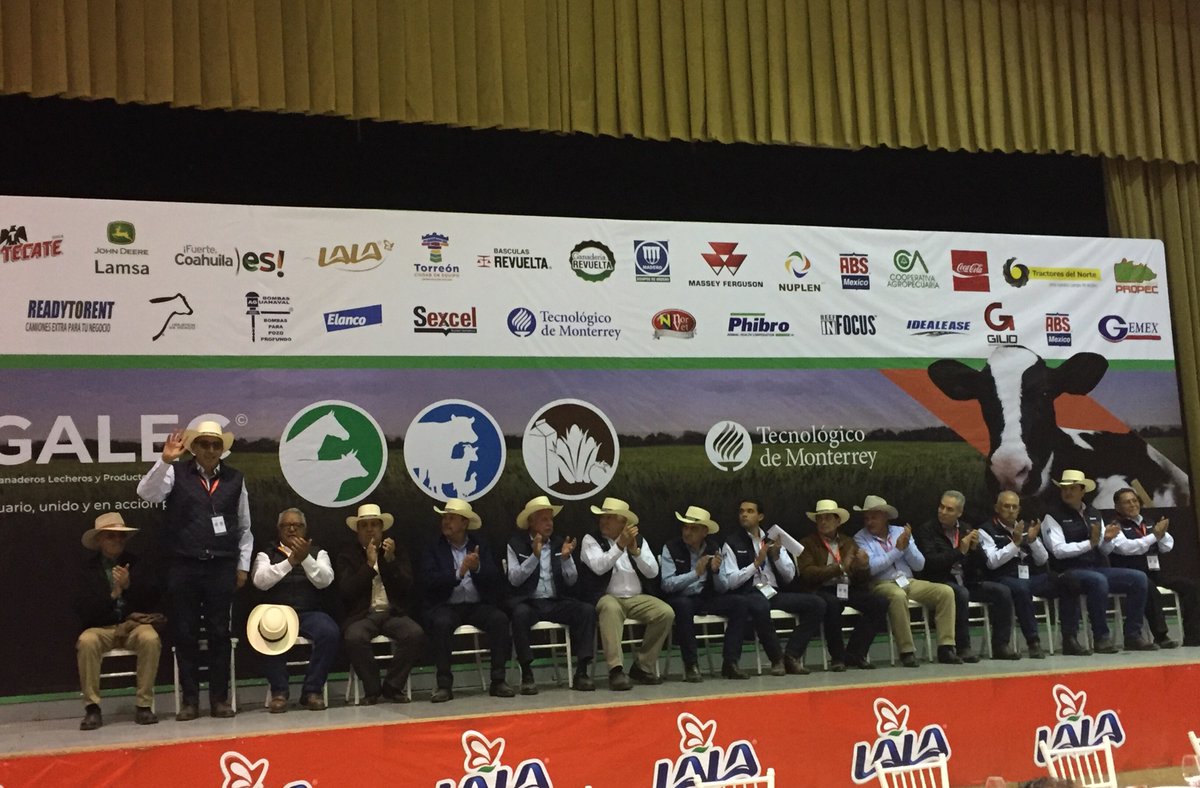 AMLAC_Mexico's tweet photo. El C.P. Felipe Cedillo, presidente de @ANGLAC_oficial, participa en el 28o Encuentro Nacional de Ganaderos Lecheros #ENGALEC, el cual se lleva a cabo en el @TecdeMonterrey campus Laguna #Torreon #LaLaguna #Leche #Ganaderia #México https://t.co/mUBGNjNpbF