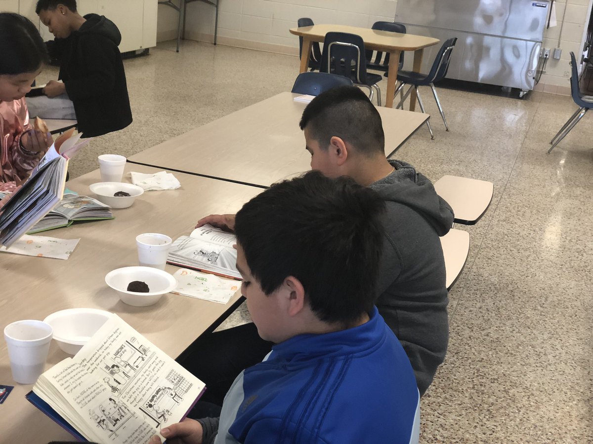A5WHES's tweet photo. Students reading at the Whitehall Reading Cafeβ! @AndersonFive #RewardReadingwithReading #KidsDeserveIt #tlap #LLAP #Read #readingispower #BeTheOne #studentsuccess #school #lovescschools #LoveReading #readingchallenge #campreadalot #WHESpride #vision5 https://t.co/fEoCSXZEbi