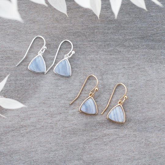 BLUE...🔷
.
w a v e s  &amp;  s k i e s
.
getglee.com
#getglee #gleejewelry #bluelaceagate #earrings #naturalstone #thursdayvibes #minimalistjewelry