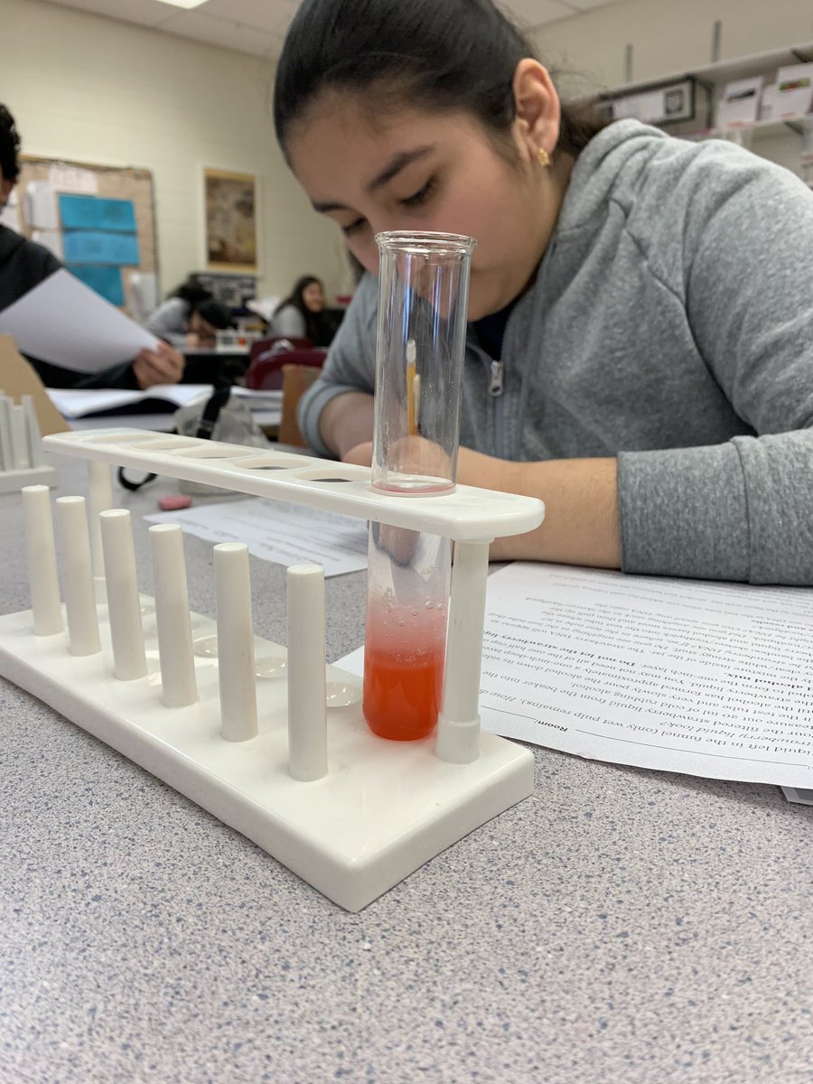 SciTowner's tweet photo. Tell me, What Does DNA look like? #APMABulldogs, #CPStem https://t.co/Aex54Bptfb