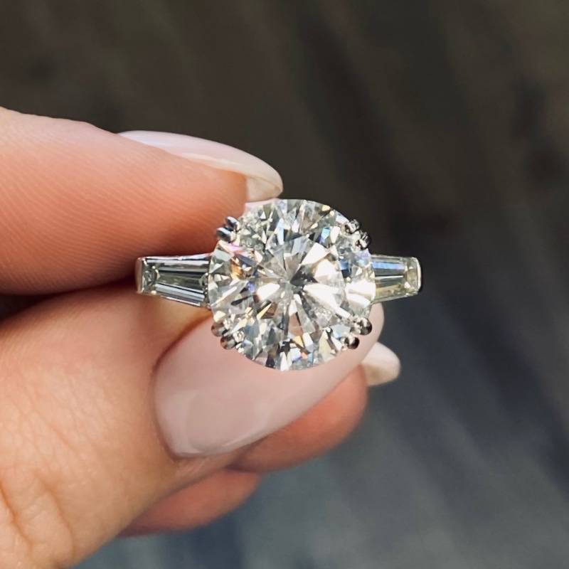 EllaTein's tweet photo. 10ct round diamond

#ellatein #jewelry #carat #10ct #rounddiamond #diamonds #ring #gift #anniversary #newyork #sparkle #custom #love https://t.co/QQJoyomDIe