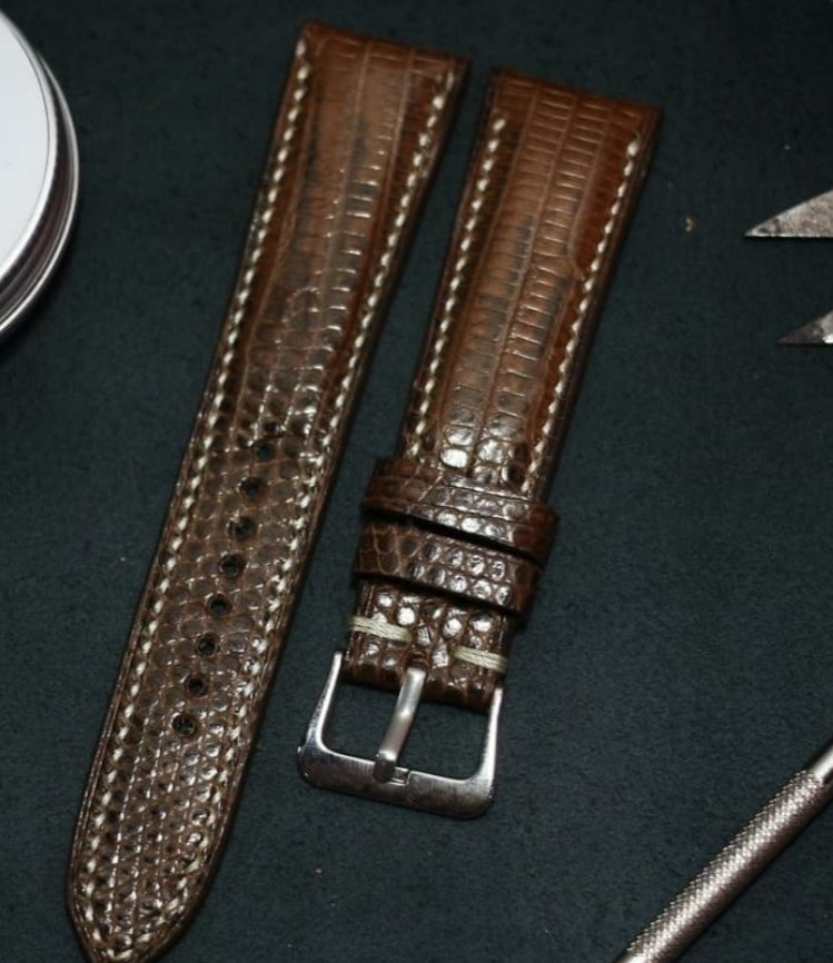 personashops's tweet photo. Bahan Brown Lizard
All Size Ready 10mm-30mm
Mau warna lain silahkan chat kami
Estimasi Pekerjaan 7hari kerja
WA 0878-78255035
#strap #straps #talijam #jam #jamtangan #watch #watchuseek #strapjam #rolex #seiko #citizen #panerai https://t.co/mErtnpsGWD
