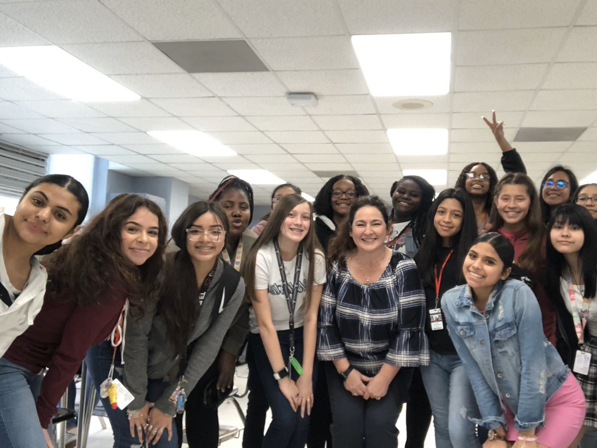 northshoreffa's tweet photo. Another awesome day in Floral Design class at NS9! https://t.co/2jSvx5NrdM