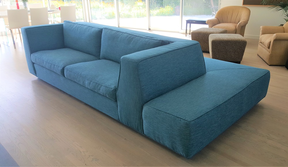 CaliforniaSofa's tweet photo. We pride ourselves in our attention to detail. 

#CaliforniaSofa #calsofa #calisofa #Cramer #designpassion #interiorlovers #finditstyleit #interiorboom #topstylefiles #modernhome #interior123 #interiorforinspo #interiordesire #interiordetails #mymidcenturymix https://t.co/h48S0MBzC4