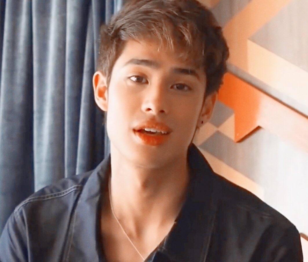 DONATORSPH's tweet photo. any angle of yours is just so perfect! i cannot. 🥺❤️ https://t.co/fIVZrBfbcr