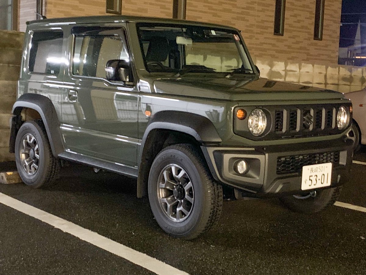 siwitake's tweet photo. 軽みたいなやつとうるさそうなやつに乗ってます https://t.co/PMw97bIkDi