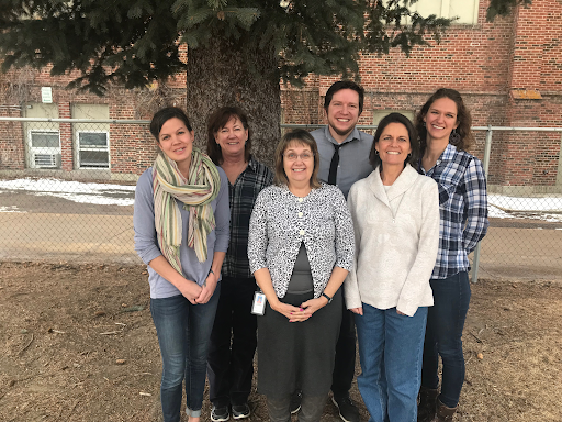 ServingStVrain's tweet photo. #SSTakeover The DLA team (L to R):
Whitney Weis (SW; District TA Team Member)
Donna Stampfle (Counselor)
Julie Johnson (SPED and Literacy)
James DiPilato (Dean and District TA Team Coordinator)
Erin Ellis (English)
Rebecca Reid (Math/Social Studies) #StVrainStorm #allmeansall https://t.co/PuKpX0EO8E