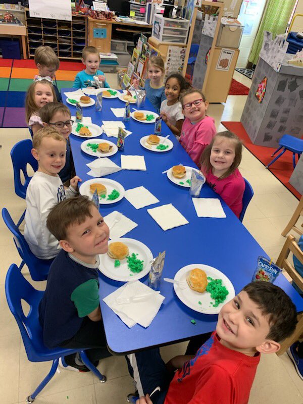 GleasonSchoolTN's tweet photo. Green eggs and ham as well as other Dr. Seuss fun in Pre-K today! https://t.co/02zPvNh4pF