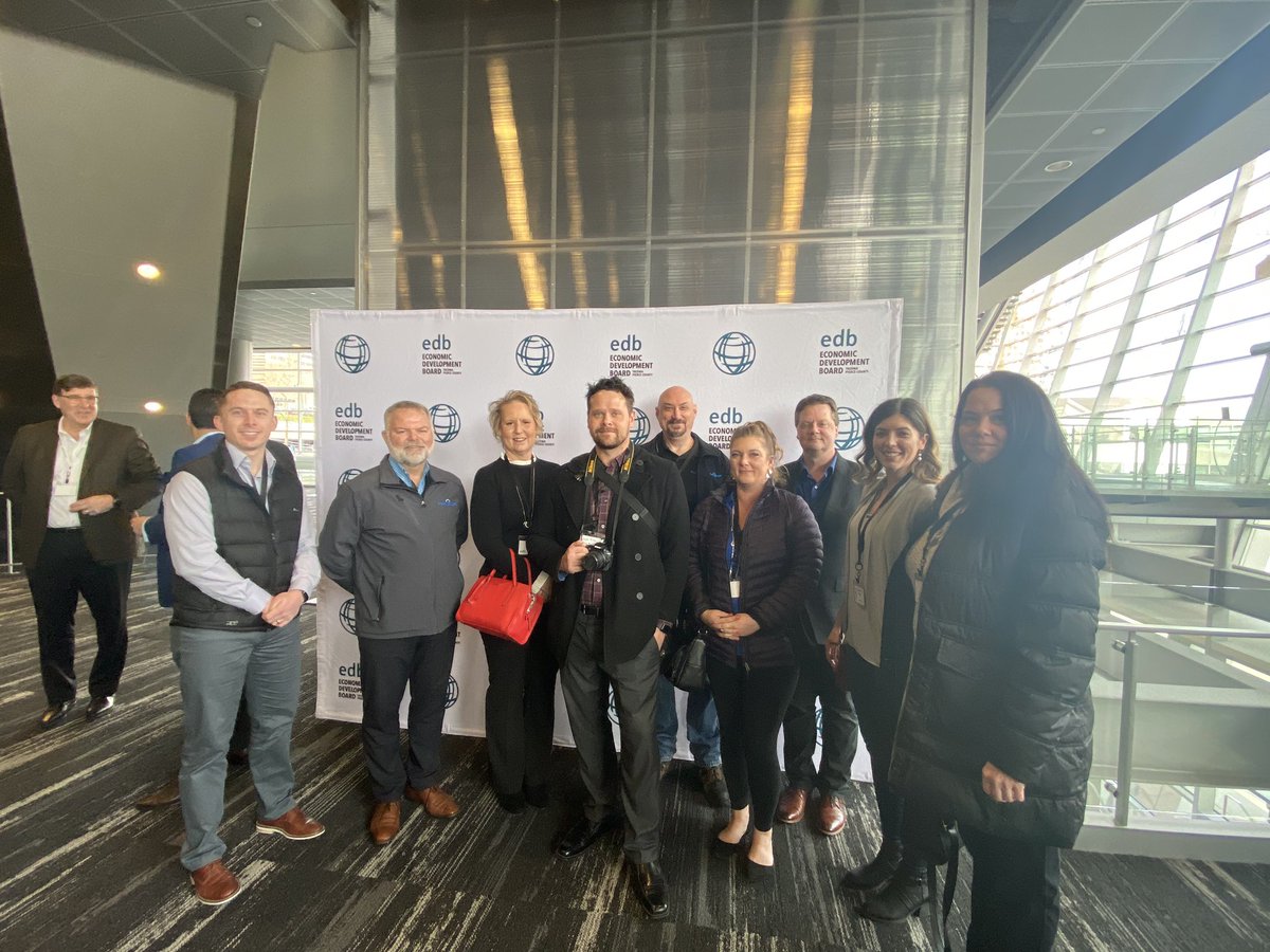 toolgauge's tweet photo. That’s a wrap on the 2020 #edbAnnualMeeting! Between the announcement of the #excellent10 & #goldenshovel companies, keynote speaker Phil Gwoke, & nonstop tray dropping - this #annualmeeting had to be the best yet! Great job @edbTacomaPierce! https://t.co/z3GhEhPloq