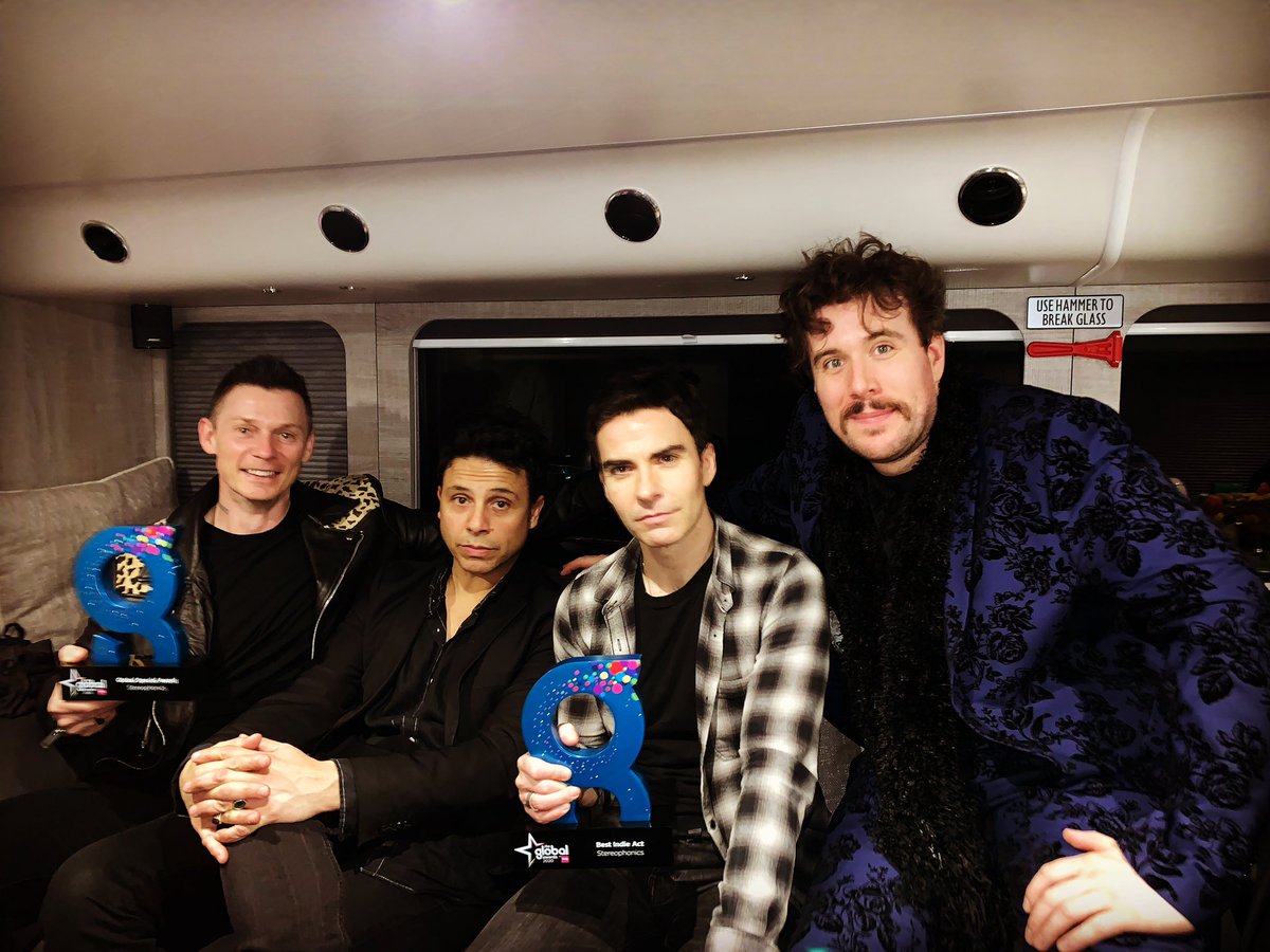 stereophonics's tweet image. What a great night! 2 awards! Thank you @global #kind #stereophonics