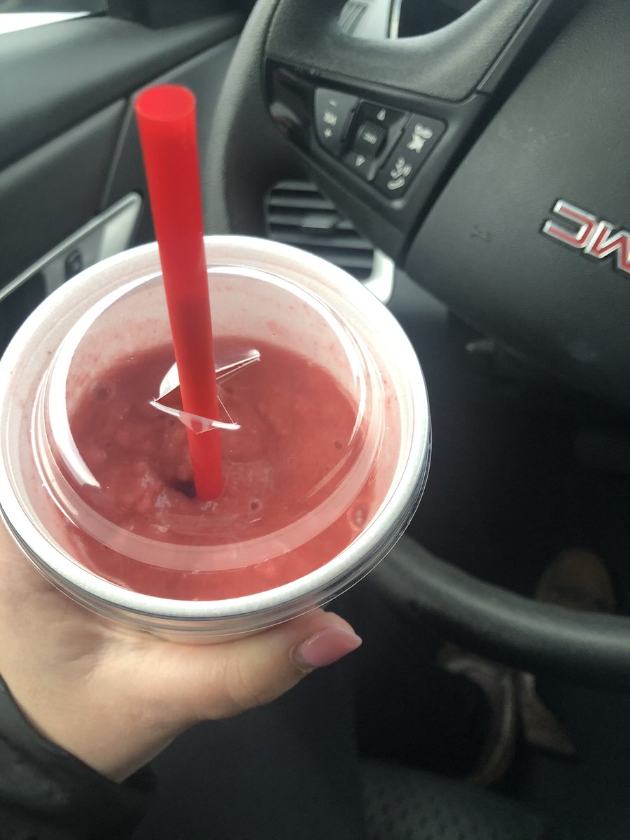 skysumpter's tweet photo. super disappointed @tropicalsmoothi bloomington...inaccurate or bad ingredients were used in my kiwi quencher today 🤢🤢🤢 https://t.co/CngT9JFkad